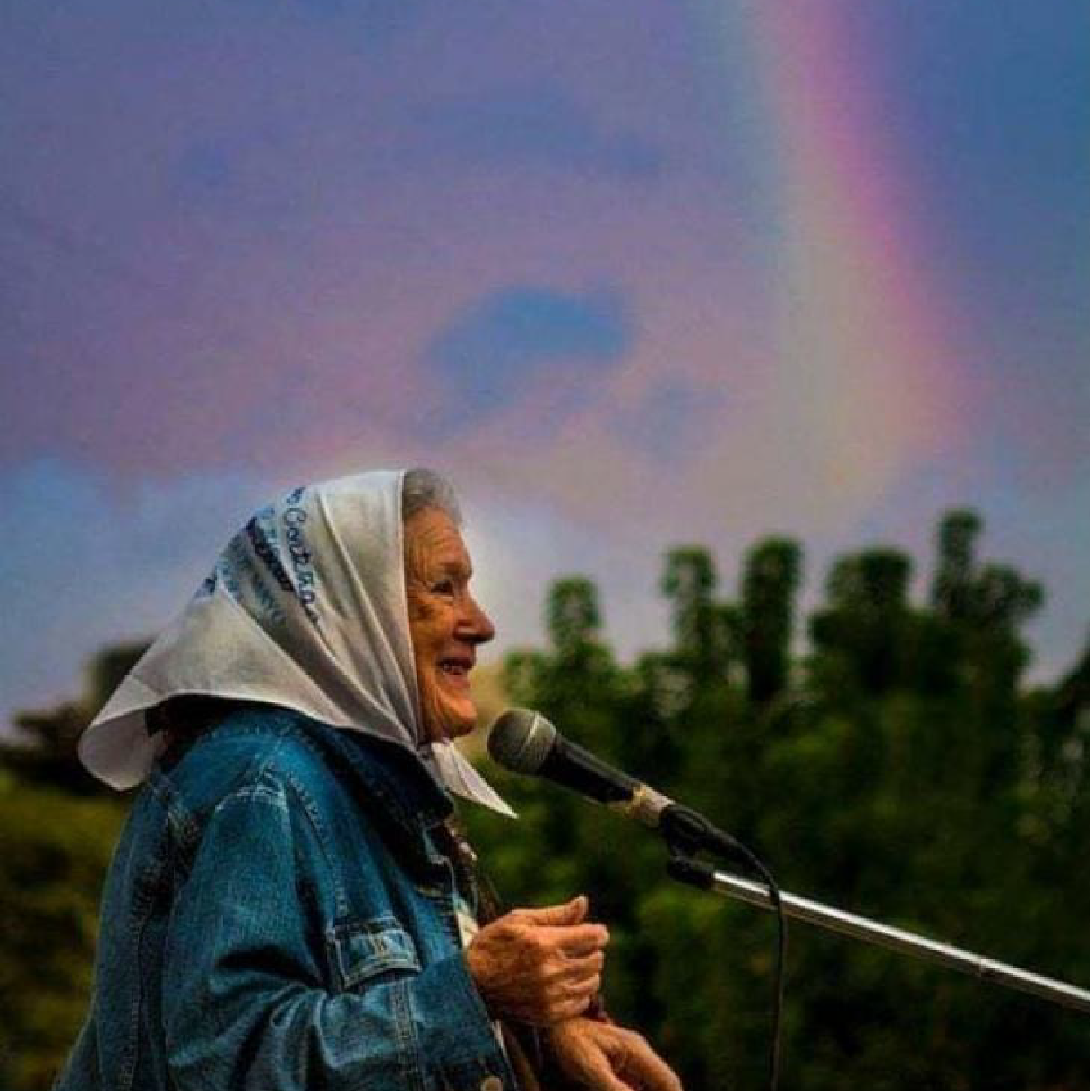 imagen de madre de plaza de mayo